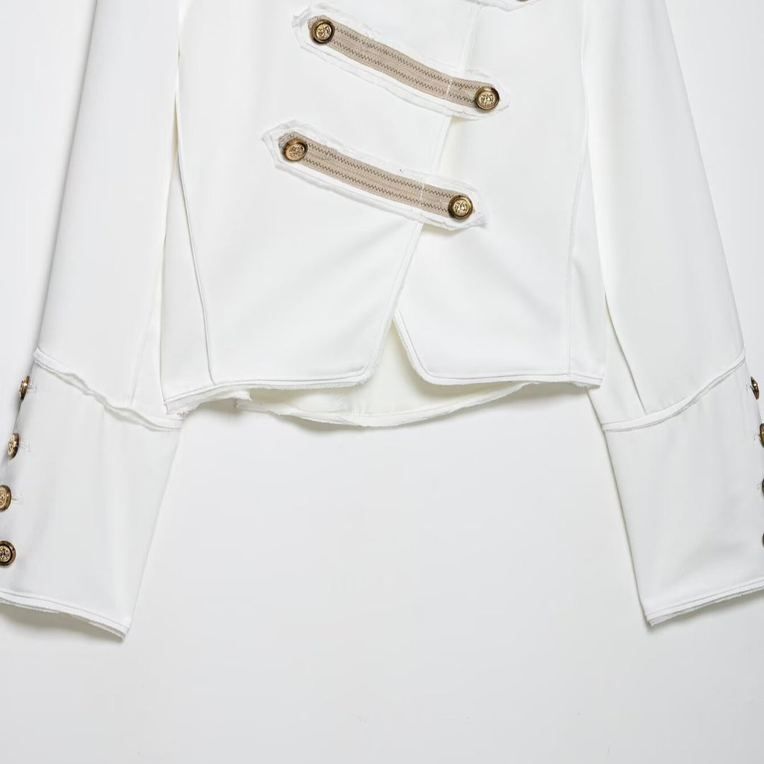 Ladies short-cut military-inspired blazer with decorative button plackets and epaulettes Mune Fashion