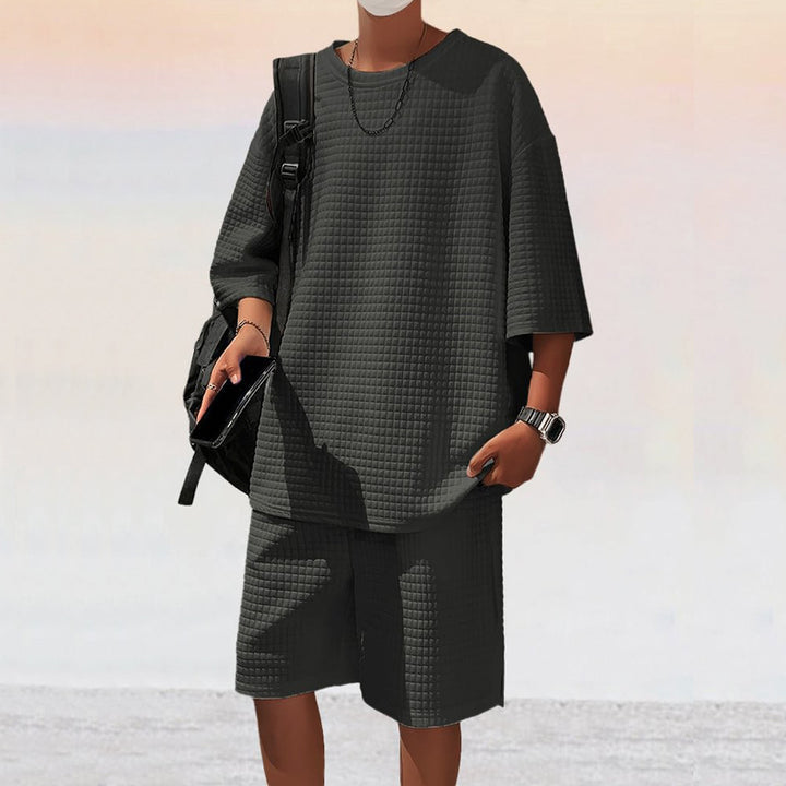 Men's square structure leisure set with oversized round neck shirt and knee-length relax shorts Mune Fashion