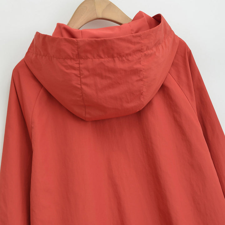 Women's Ultralight Hooded Windbreaker with Extended Back Hem and Elastic Hem Mune Fashion