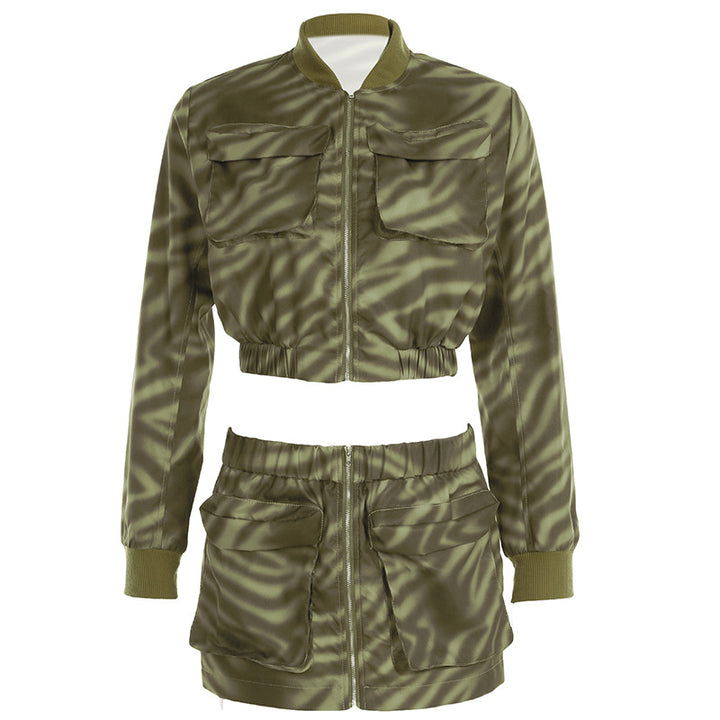 Women nan short-cut bomber jacket with flap pockets, zipper and elastic hem Mune Fashion