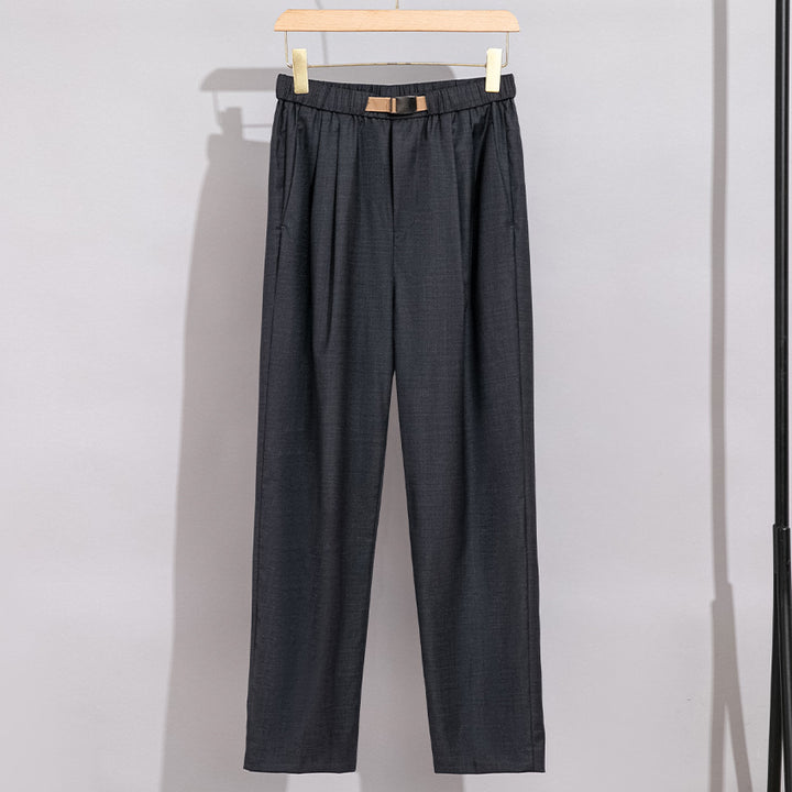 Ladies lightweight fabric trousers with elastic waistband, pleats and straight leg Mune Fashion