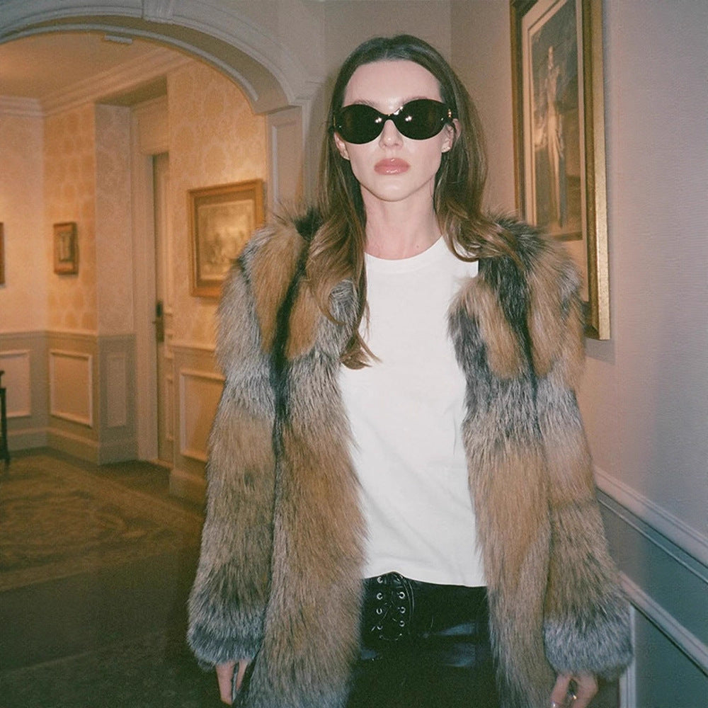 Women short cut oversized faux fur coat with voluminous shawl collar Mune Fashion