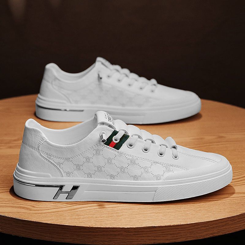 Women’s sporty sneakers made of high-quality leather with subtle logo embossing Mune Fashion