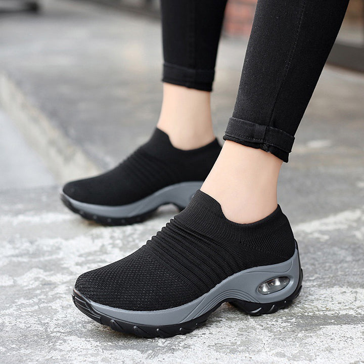Ladies Slip-On Knit Sneakers with sock-like shaft and air-cushioned platform sole Mune Fashion
