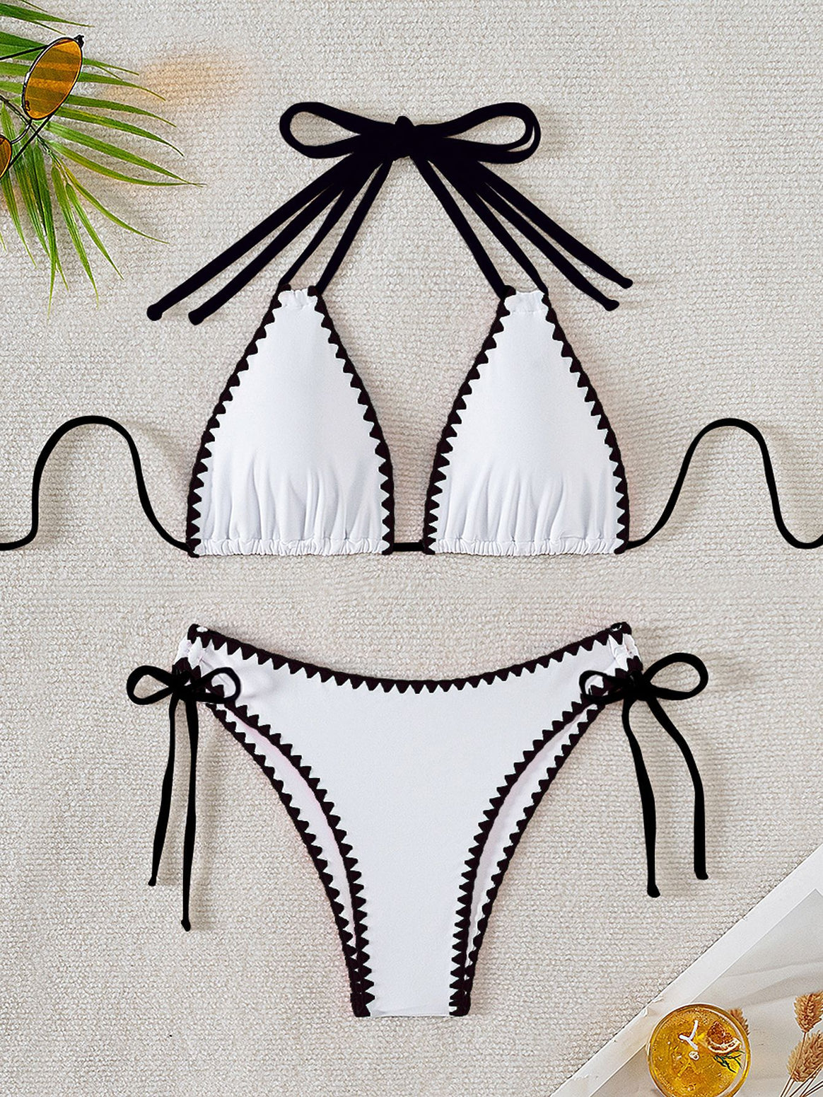 Women's triangle bikini with playful contrast seams Mune Fashion