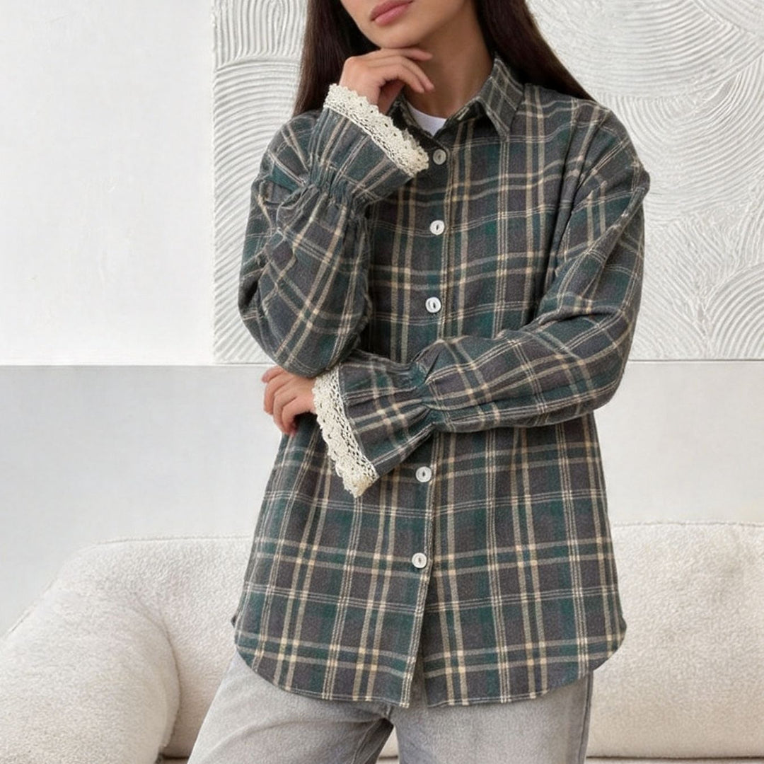 Women's checkered blouse with lace cuffs and oversized cut Mune Fashion