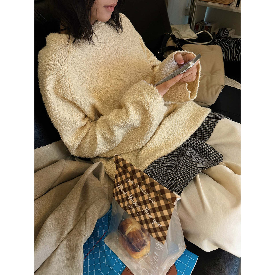Women Fluffy Boucle Sweater in Oversize Cut Mune Fashion