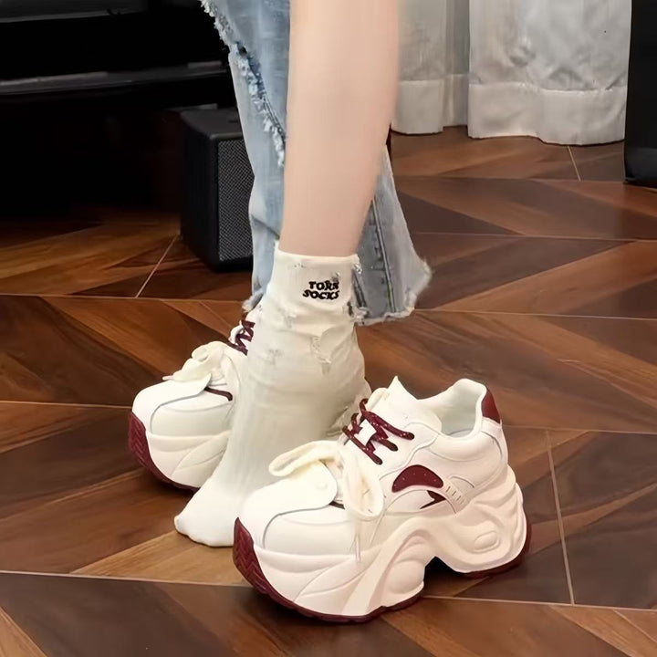 Women Chunky Sneaker with innovative cushioning system and breathable surface structure Mune Fashion