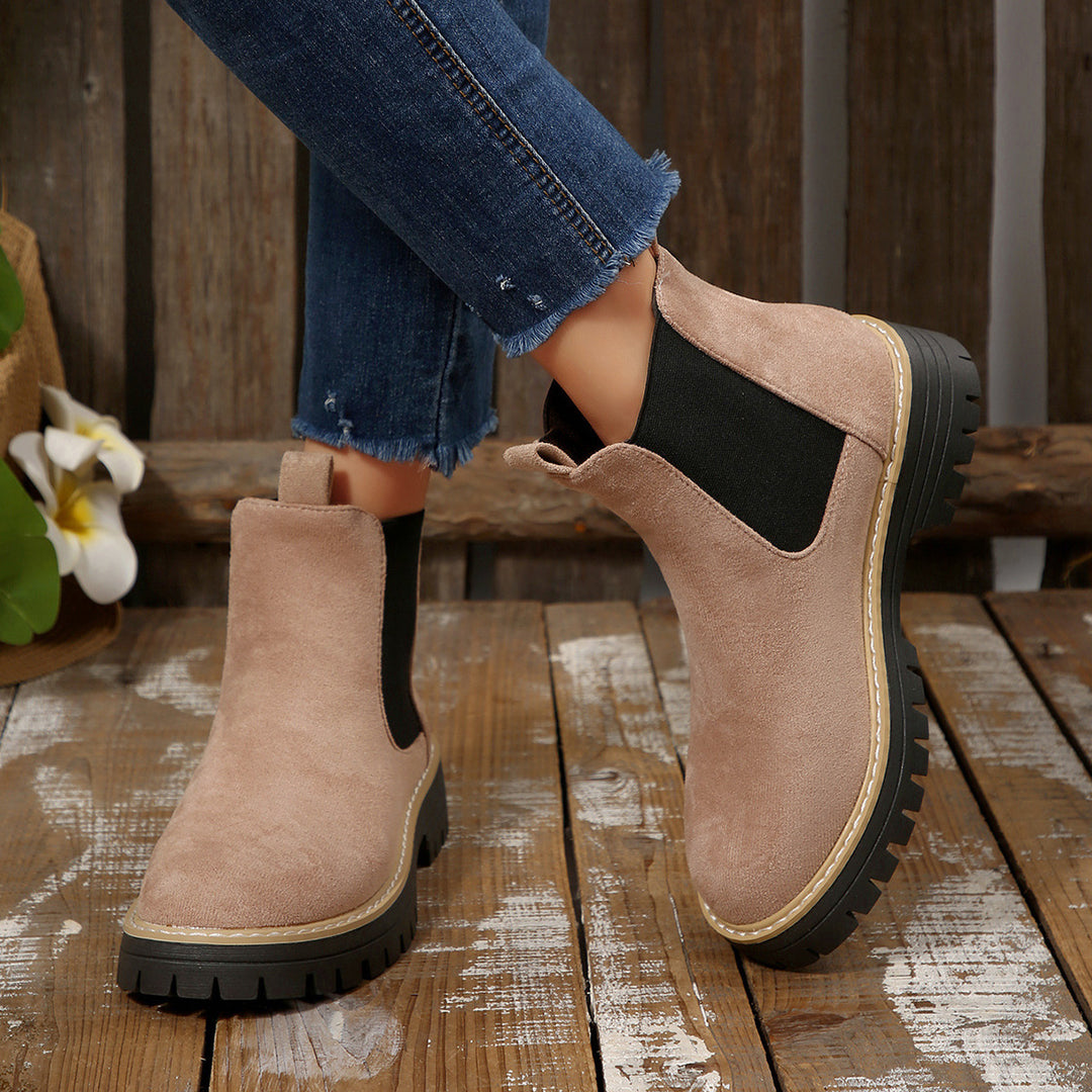 Ladies nan Chelsea boots with profiled tractor sole and elastic side panels Mune Fashion