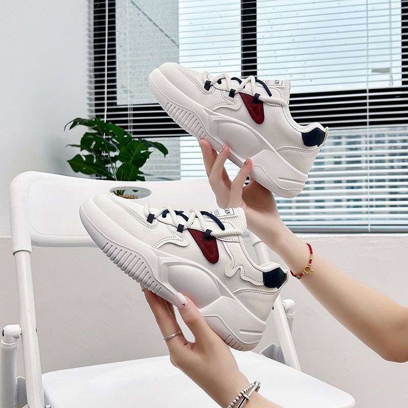 Women's sporty sneakers with fashionable design and comfortable cushioning Mune Fashion
