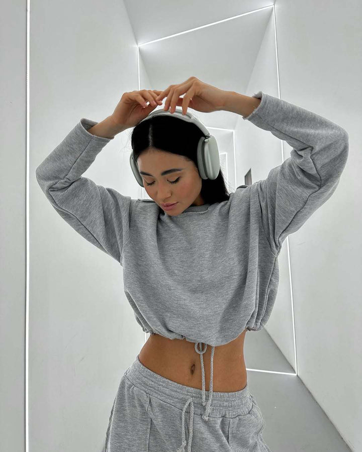 Women's short sweatshirt with drawstring and oversized sleeves Mune Fashion