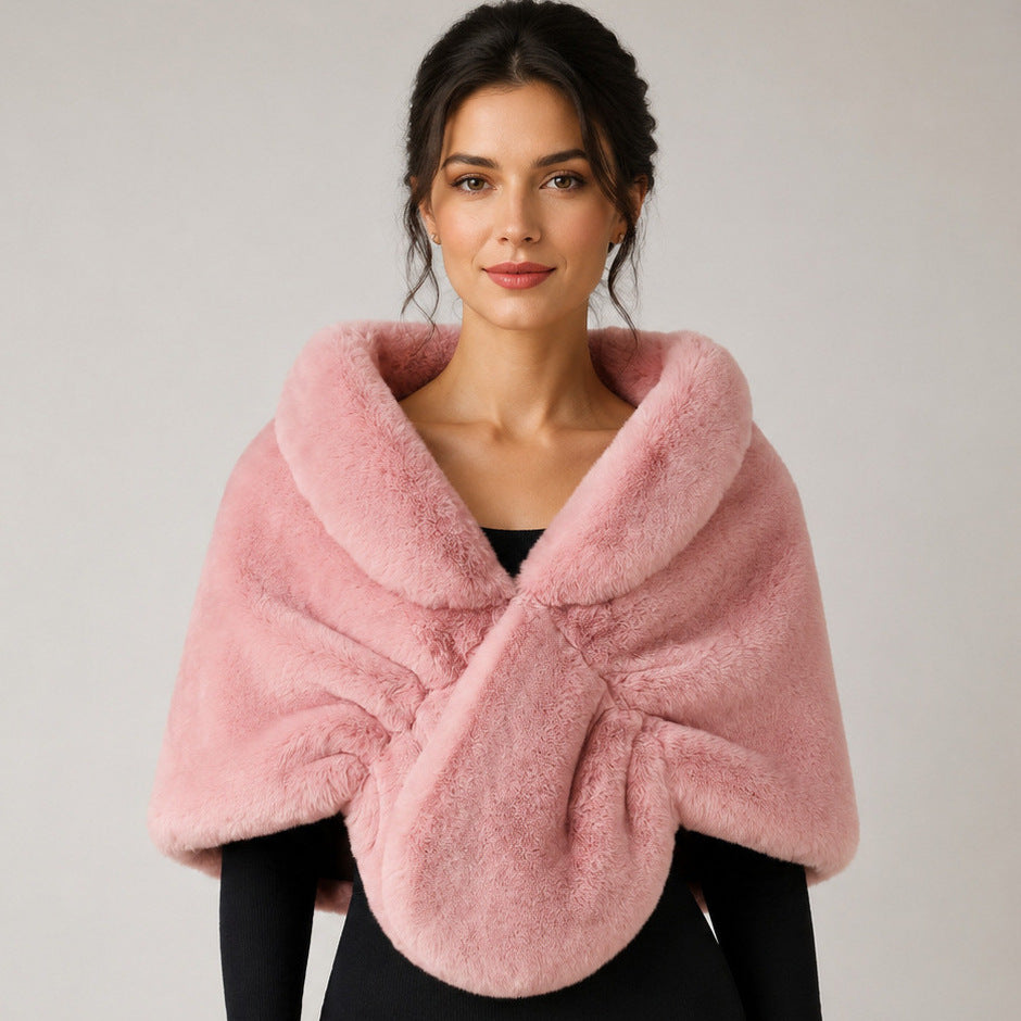 Women Elegant Faux Fur Stole in Capelet Cut Mune Fashion