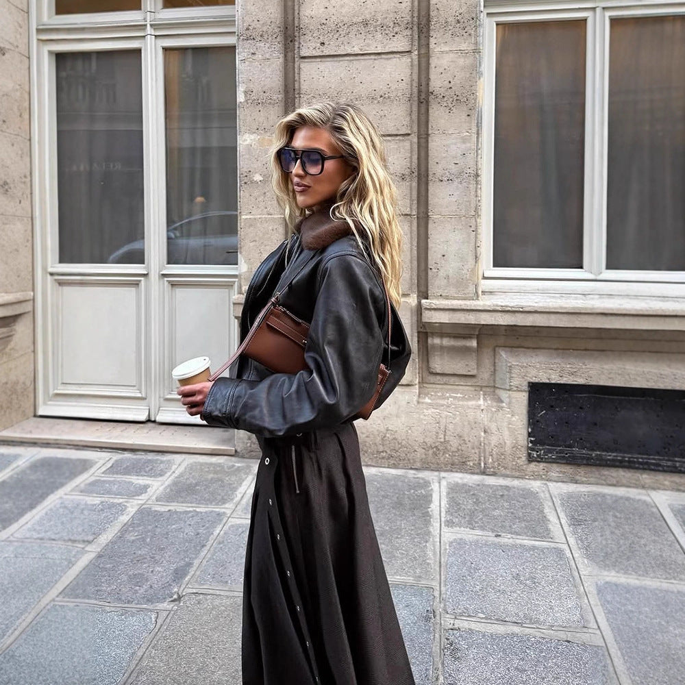 Women short-cut leather look pilot jacket with teddy collar and fitted ribbed hem Mune Fashion