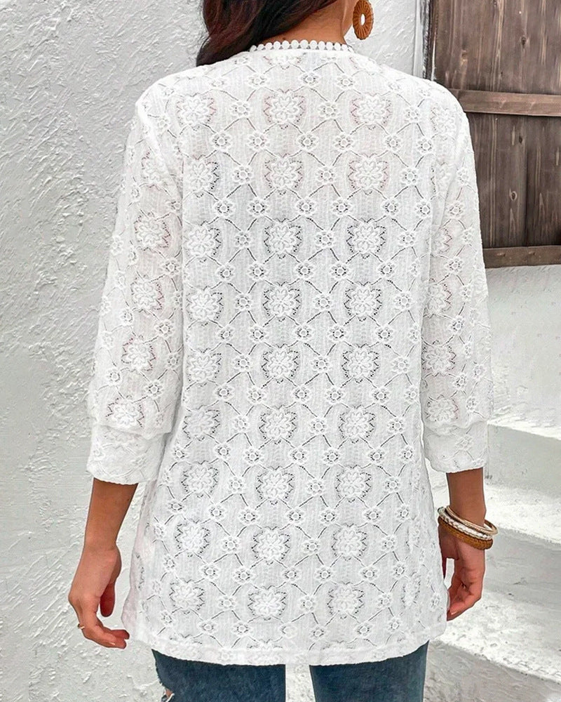 Women's lightweight lace jacket with open cut, three-quarter sleeves and crocheted trim Mune Fashion