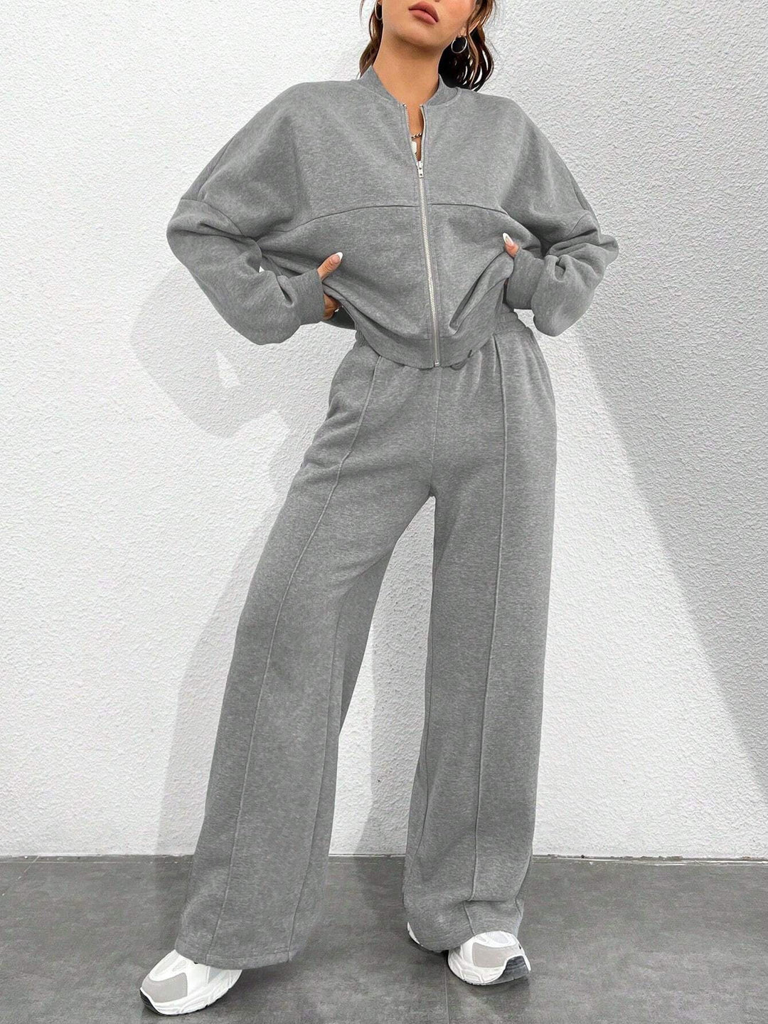 Women's short zip-up hoodie with high-waist wide jogger set Mune Fashion