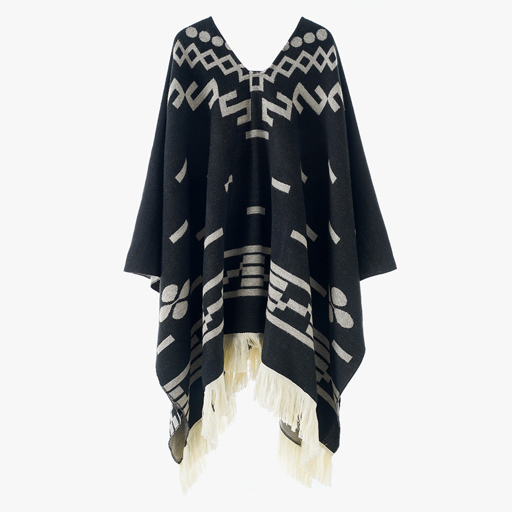 Women's Oversize Poncho in Boho Style with V-neck, Jacquard Pattern and Long Fringes Mune Fashion