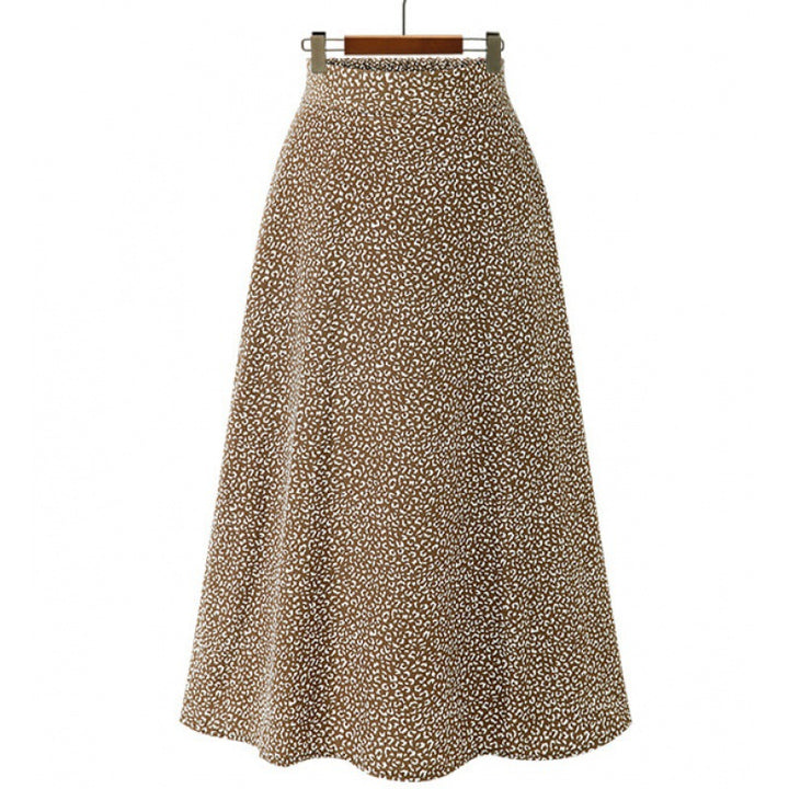 Women high-waisted A-line midi skirt made of boucle knit Mune Fashion