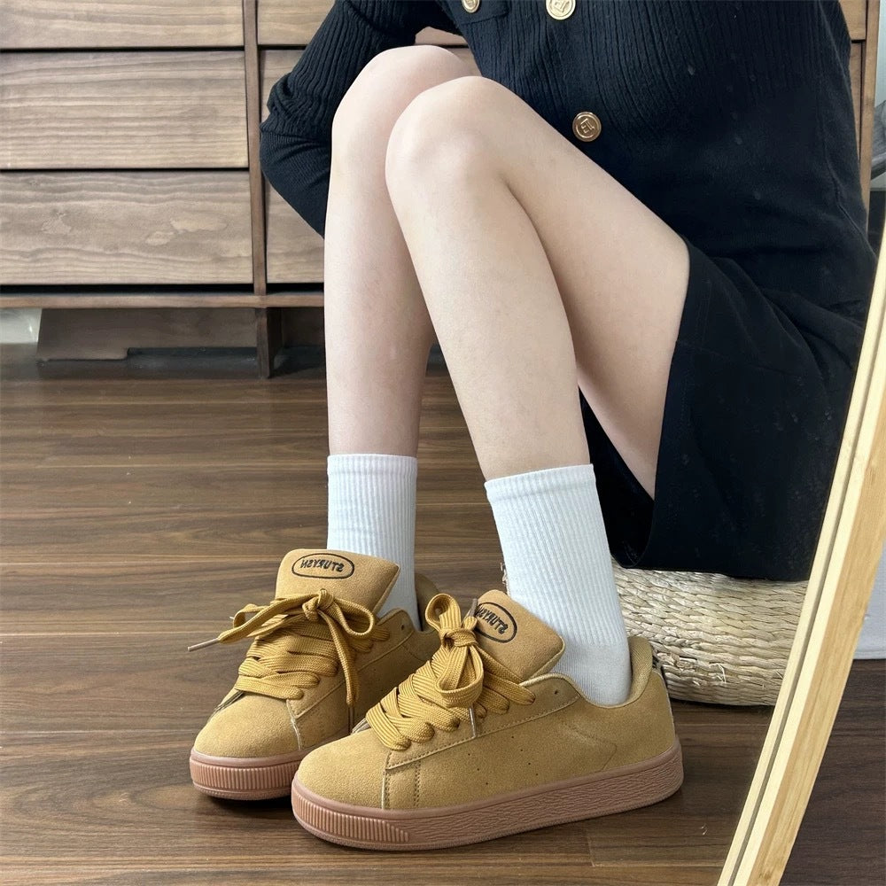 Women's sneakers made of high-quality suede with soft cushioning Mune Fashion