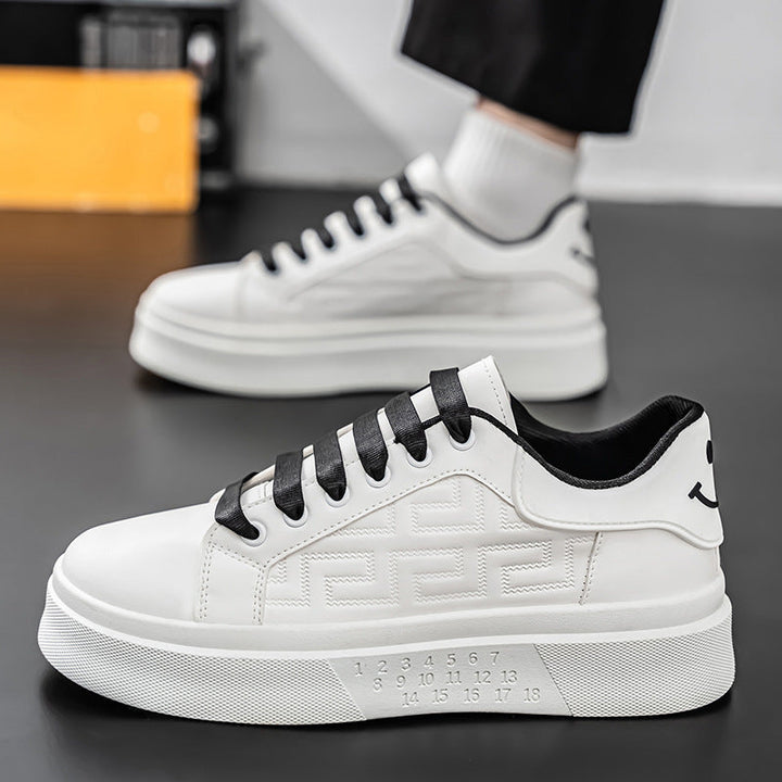 Women Fashion Sneakers with high cushioning sole and stylish applications Mune Fashion
