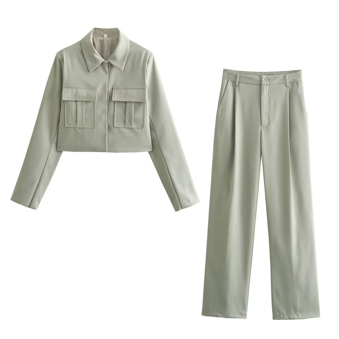 Women's short-cut faux leather jacket in field style with shirt collar and double flap pockets Mune Fashion