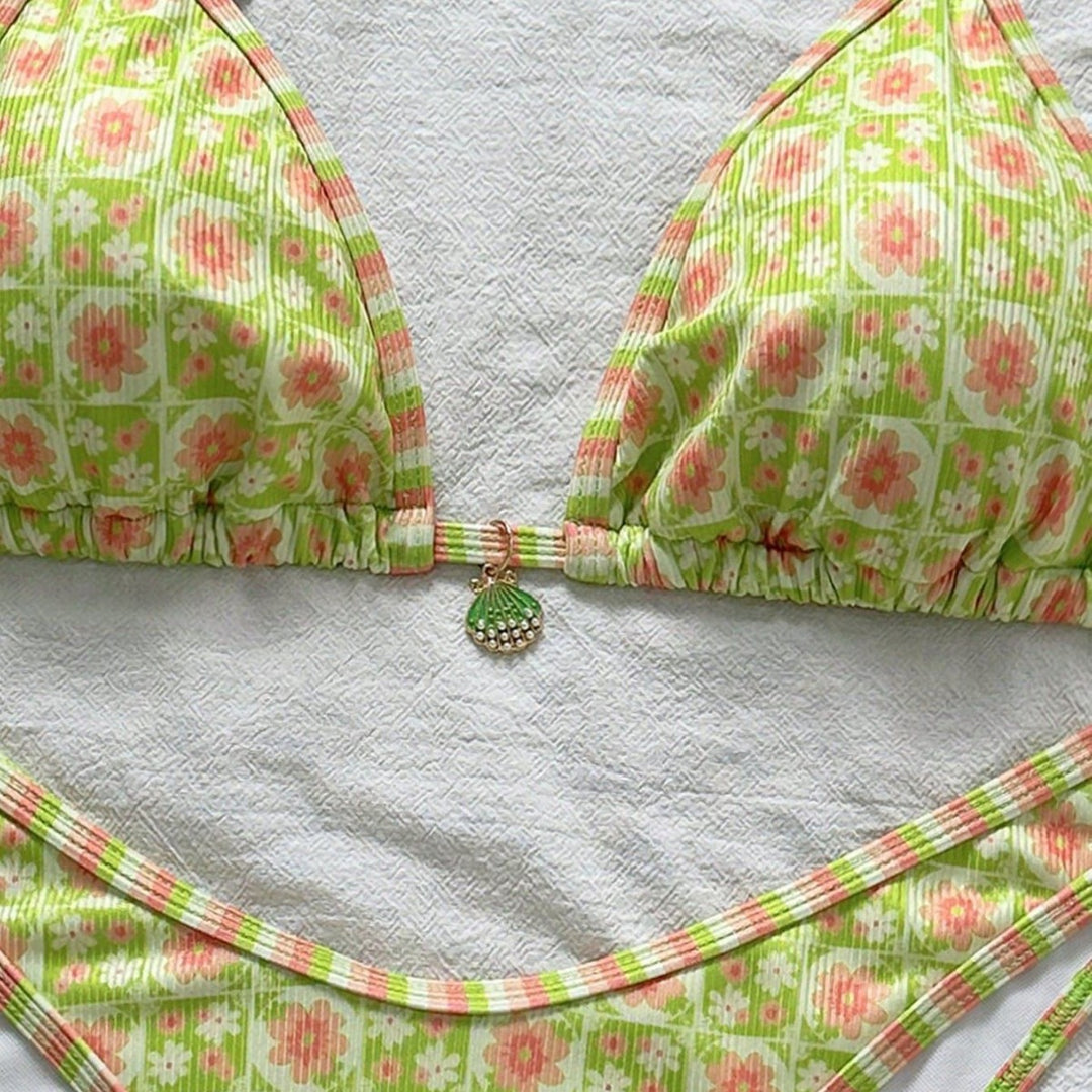 Women's Triangle Bikini with Fresh Floral Print and Adjustable Straps Mune Fashion