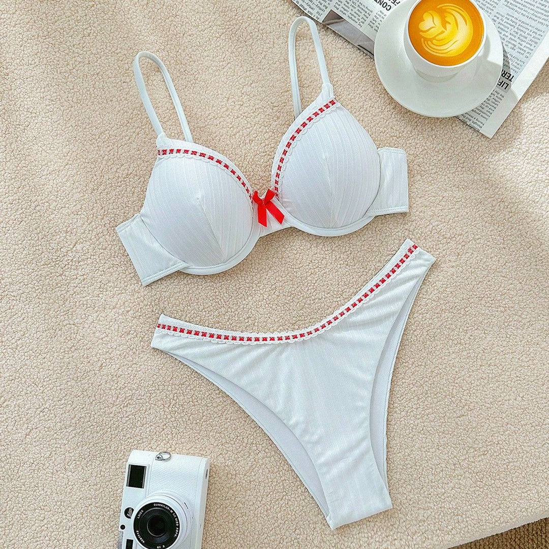 Women padded bikini with contrasting accents Mune Fashion