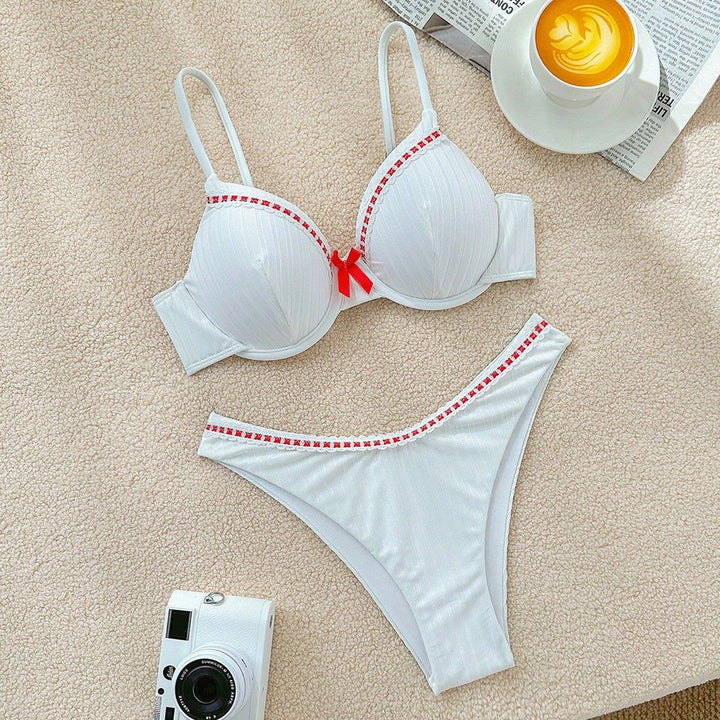 Women padded bikini with contrasting accents Mune Fashion