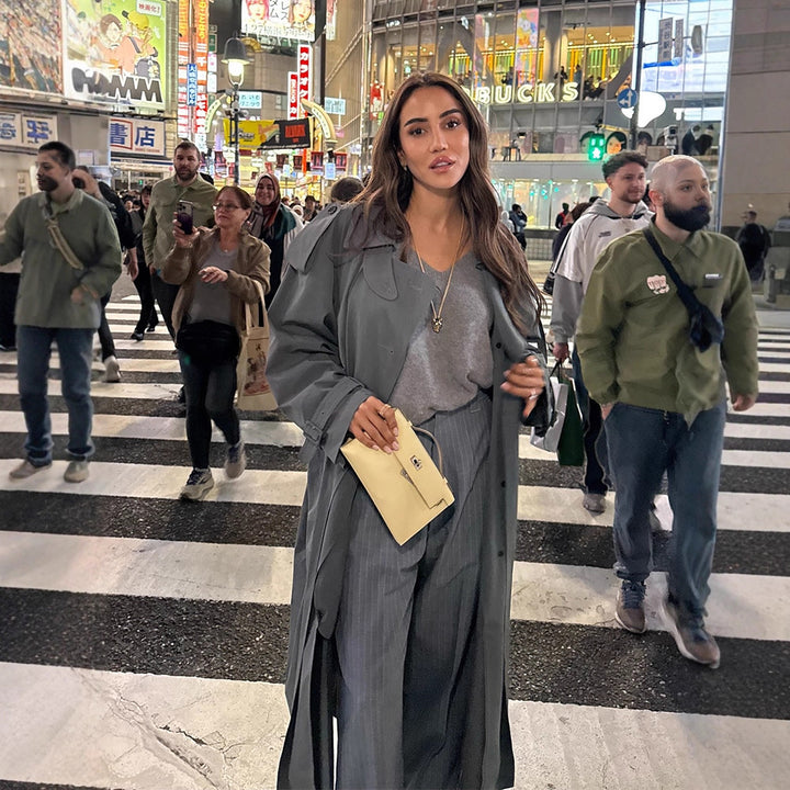 Women's Maxi Long Oversize Trench Coat made of soft velvet with shoulder patches and double-breasted button placket Mune Fashion