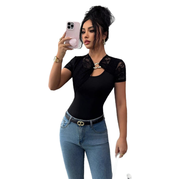 Women nan short lace capelet with decorative metal clip and short sleeves Mune Fashion