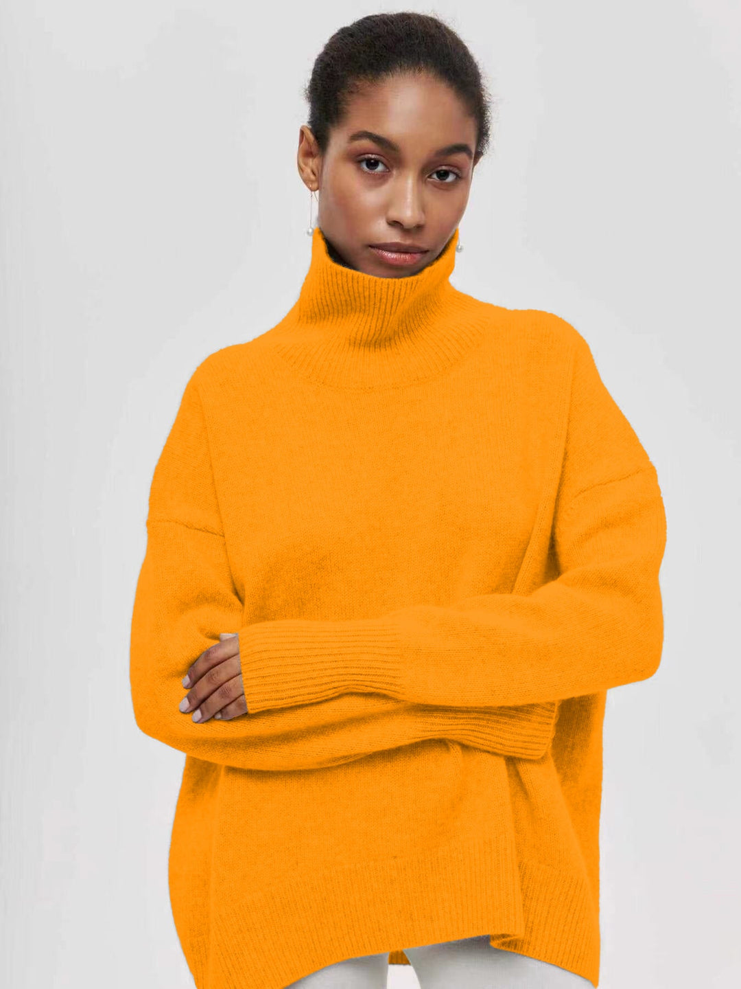 Women's Comfortable Turtleneck Sweater with Oversized Cut and Textured Material Mune