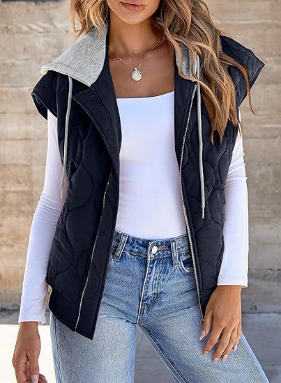 Women's quilted vest with hood, tailored fit and zipper Mune Fashion