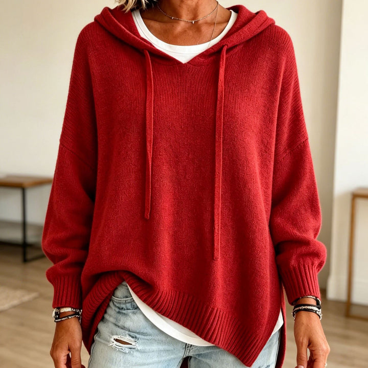 Women's Oversized Hoodie made of soft fine knit with decorative V-neck Mune Fashion
