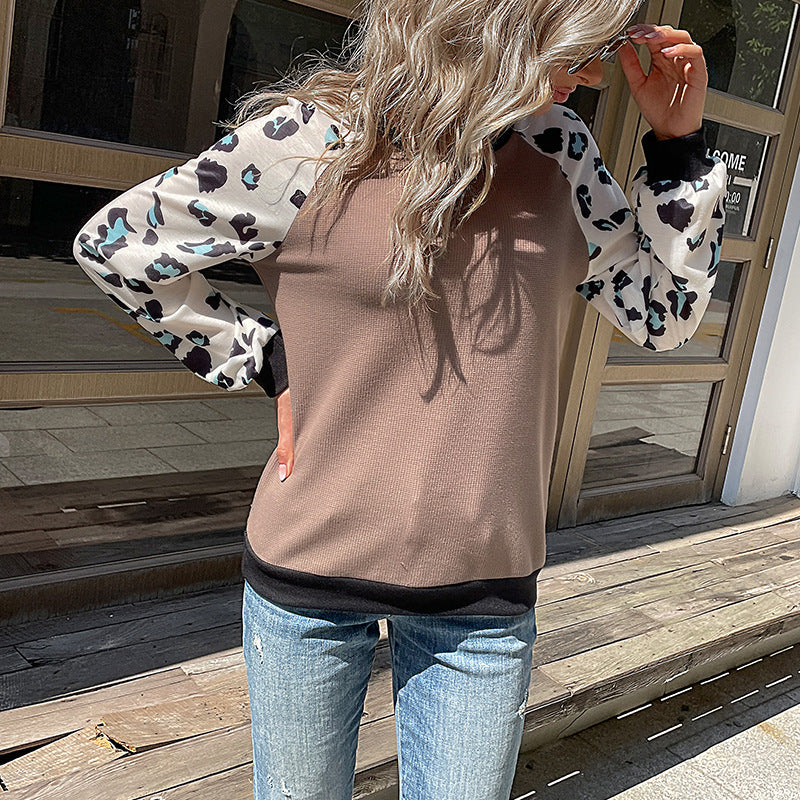 Women's raglan pullover with leopard jacquard sleeves and fine rib knit Mune Fashion