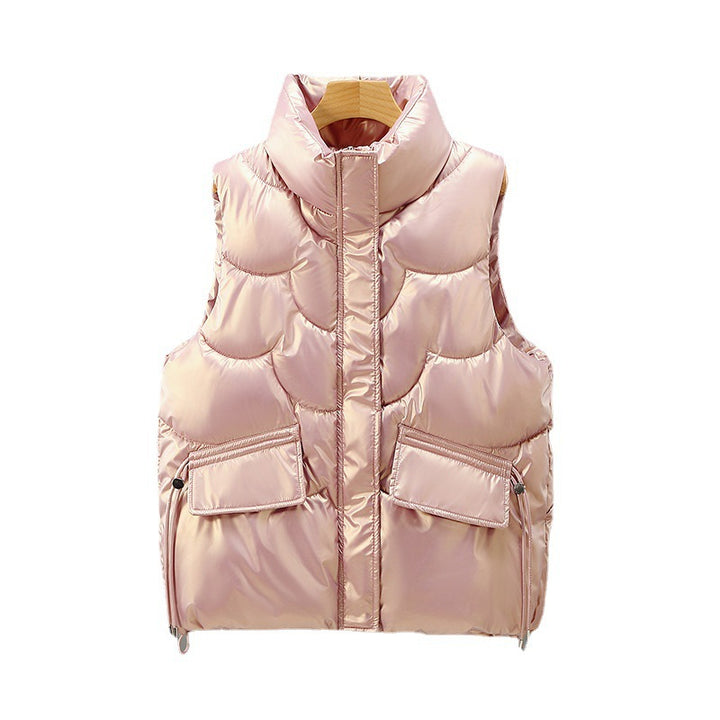 Women's quilted gilet with high stand-up collar, padded, two flap pockets and adjustable hem Mune Fashion