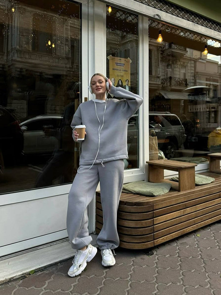 Women's Oversize Sweatshirt and High-Waist Lounge Jogging Pants Set made of brushed cotton blend Mune Fashion