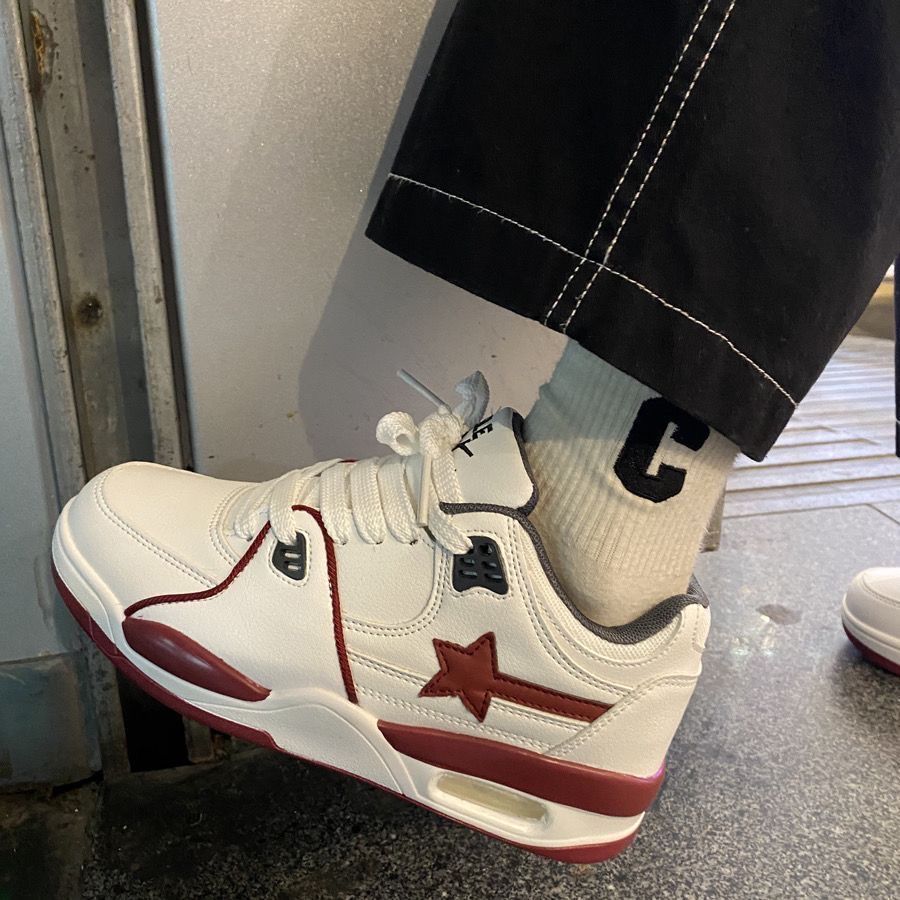Ladies sporty sneakers with breathable inserts and shock-absorbing design Mune Fashion