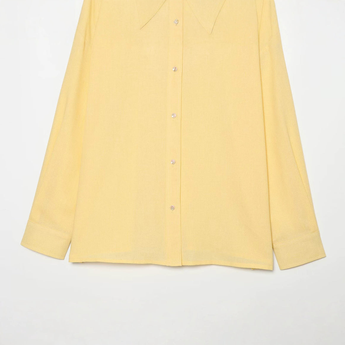 Women Oversized Shirt Blouse with Extra Wide Cut and Pointed Shirt Collar Mune Fashion