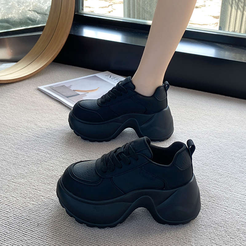 Women's Chunky Sneakers with ergonomic cushioning and sporty profile Mune Fashion