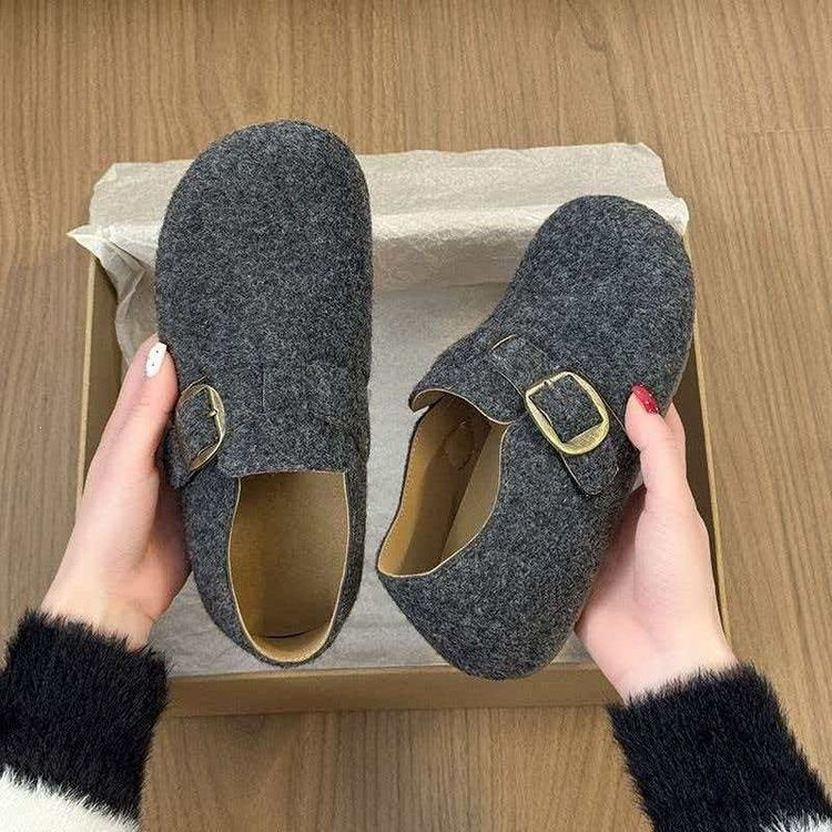 Ladies Comfortable Molitor Slippers with Buckle Detail Mune Fashion