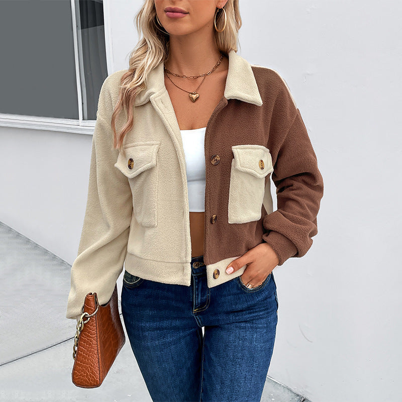 Women's short jacket made of teddy fleece with color block design & flap pockets Mune Fashion