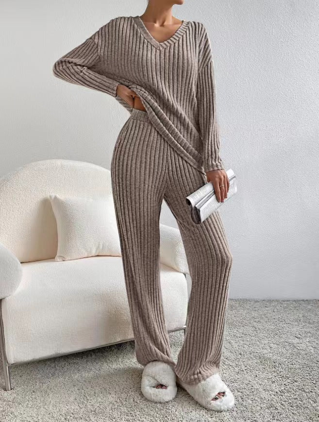 Women's Ribbed Relax Set made of Fine Knit with V-Neck and Loose Comfort Pants Mune Fashion