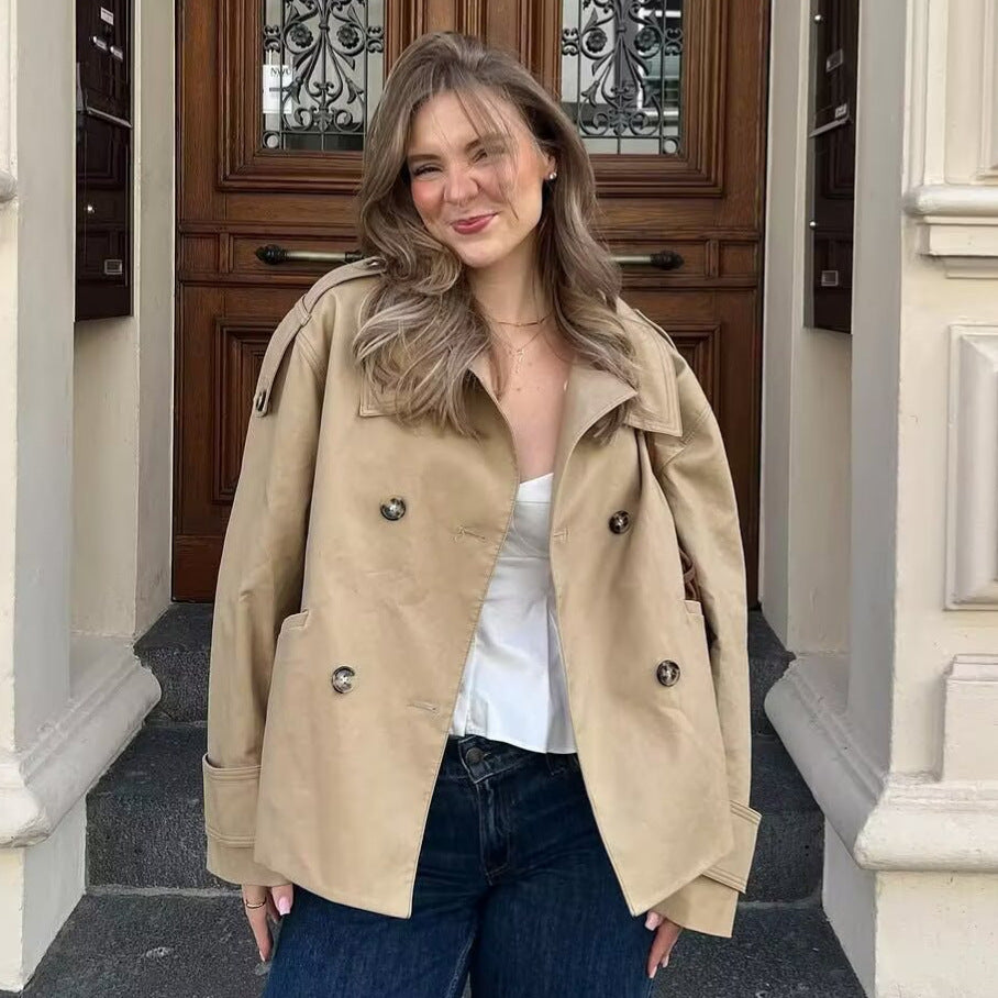 Women's short cut double-breasted trench coat with shoulder patches and patch flap pockets Mune Fashion