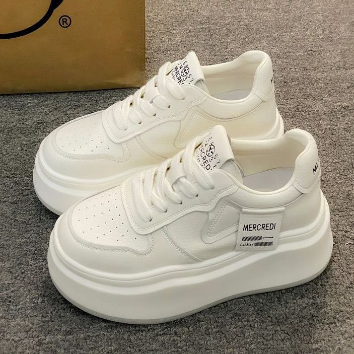 Ladies sneakers with high platform and breathable upper material Mune Fashion
