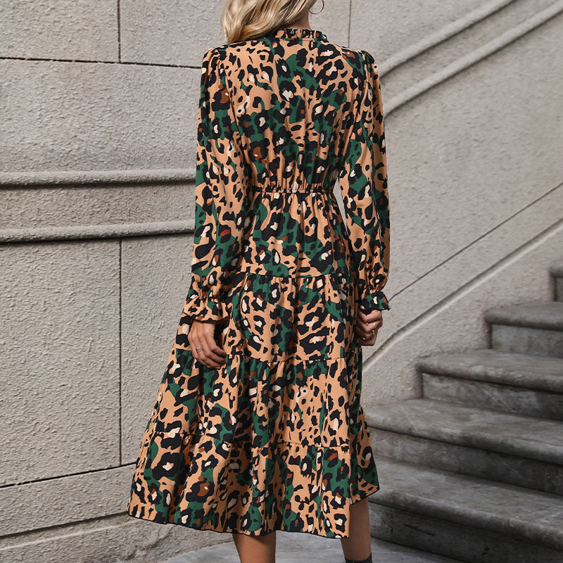 Women's wrap midi dress with leopard pattern, tiered skirt and elastic waist fit Mune Fashion
