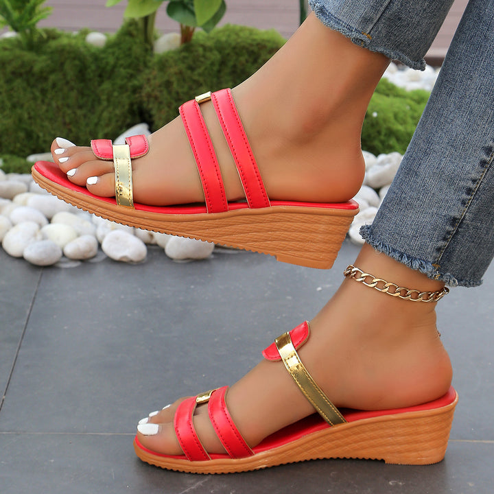 Women's wedge sandals with adjustable straps and metal applications Mune Fashion