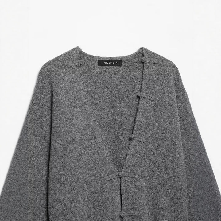 Women's chunky knitted cardigan with button closures and boxy silhouette Mune Fashion