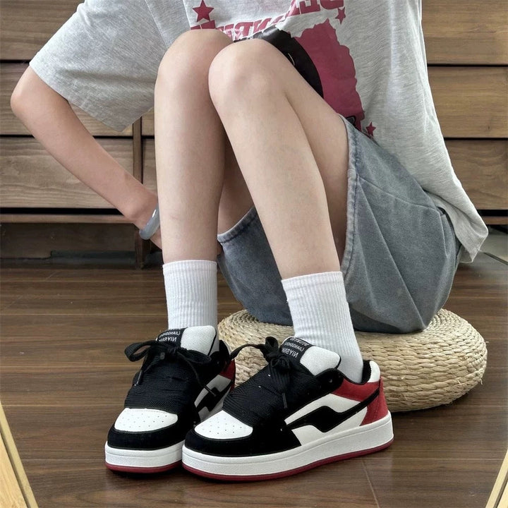 Women's sporty sneakers with comfort padding and non-slip sole Mune Fashion