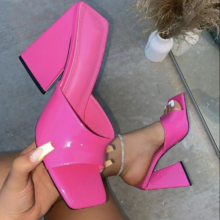 Women's shiny slip-on mule with square toe and wide block heel Mune Fashion