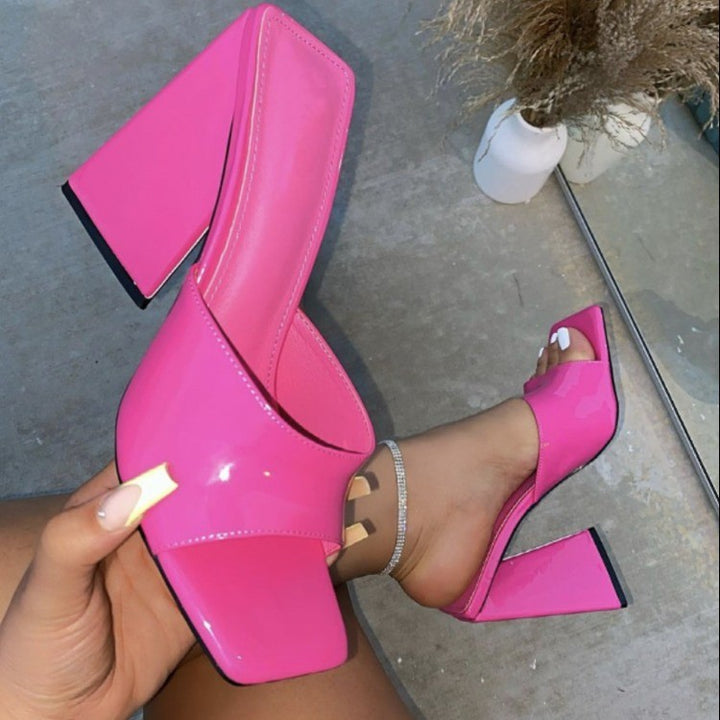 Women's shiny slip-on mule with square toe and wide block heel Mune Fashion