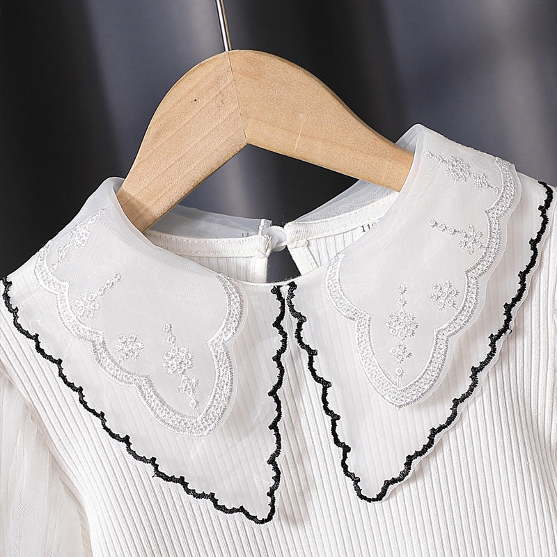 Girls fashionable blouse with elegant tulle sleeves and artistic lace decoration Mune Fashion